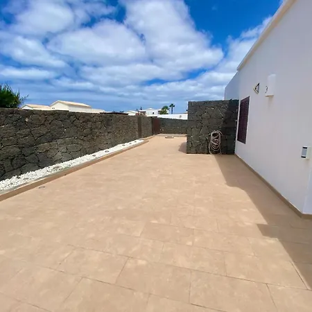 Abuelo Paco - Private Heated Pool Villa Playa Blanca
