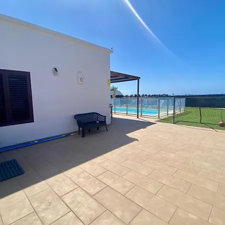 Abuelo Paco - Private Heated Pool Villa Playa Blanca (Lanzarote)